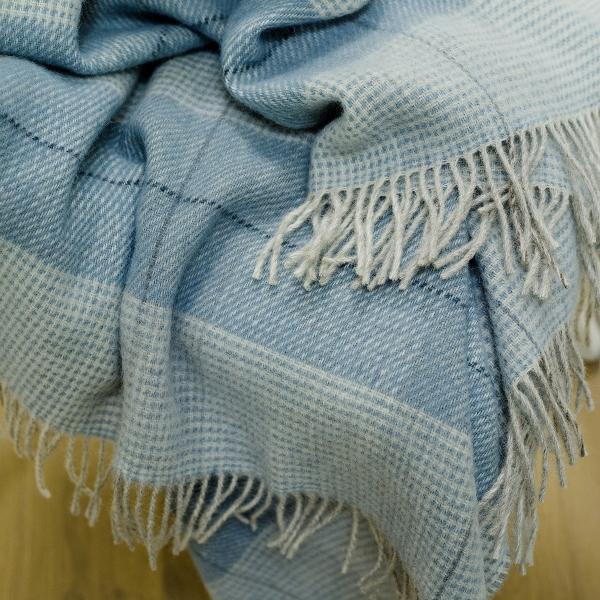 NA ZALOGI Volnena deka 130x200 L.AQUA