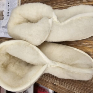 Visoki copati iz 100% kosmatene volne crem, več velikosti