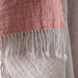 NA ZALOGI Volnena deka 130x180 merino M.ROSA NA ZALOGI Volnena deka 130x180 merino M.ROSA