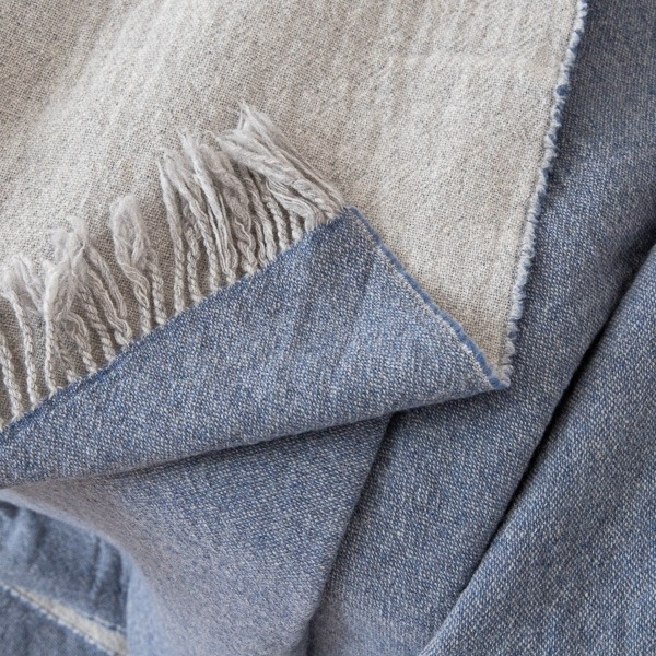 NA ZALOGI Volnena deka 130x180 merino M.DENIM NA ZALOGI Volnena deka 130x180 merino M.DENIM