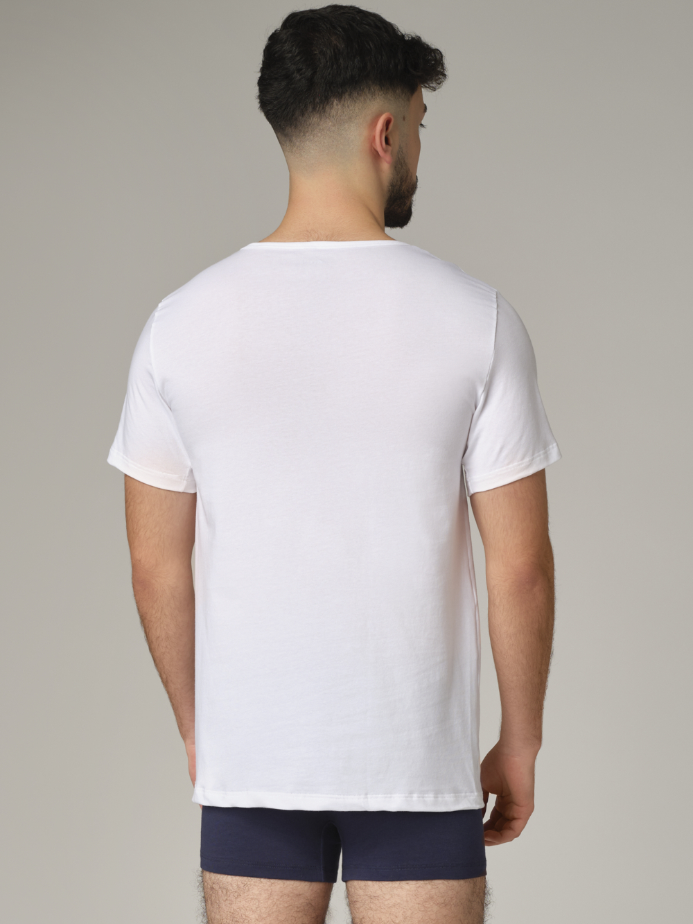 Moška spodnja majica V izrez KR BELA XL