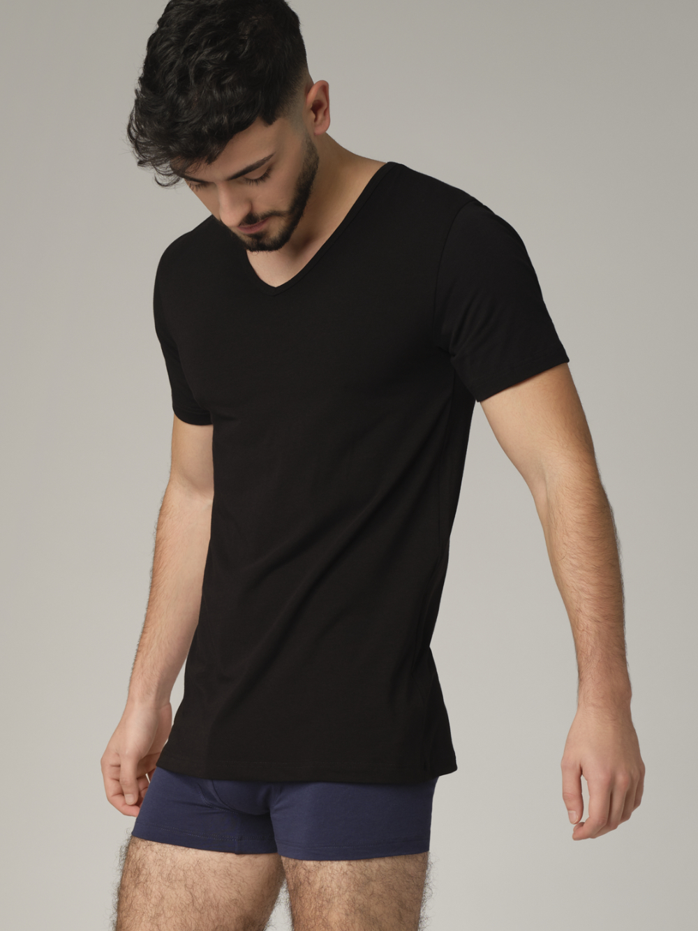 Moška spodnja majica V izrez KR ČRNA L