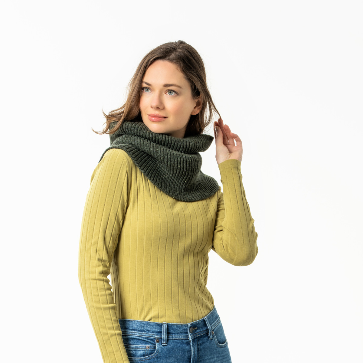 Volneni šal, T.ZELENA