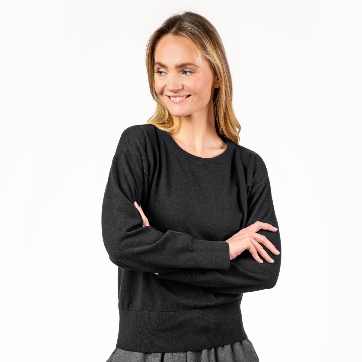 Ženski pulover Undine 80% eko bombaž, 20% volna, ČRN Ženski pulover Undine 80% eko bombaž, 20% volna, ČRN