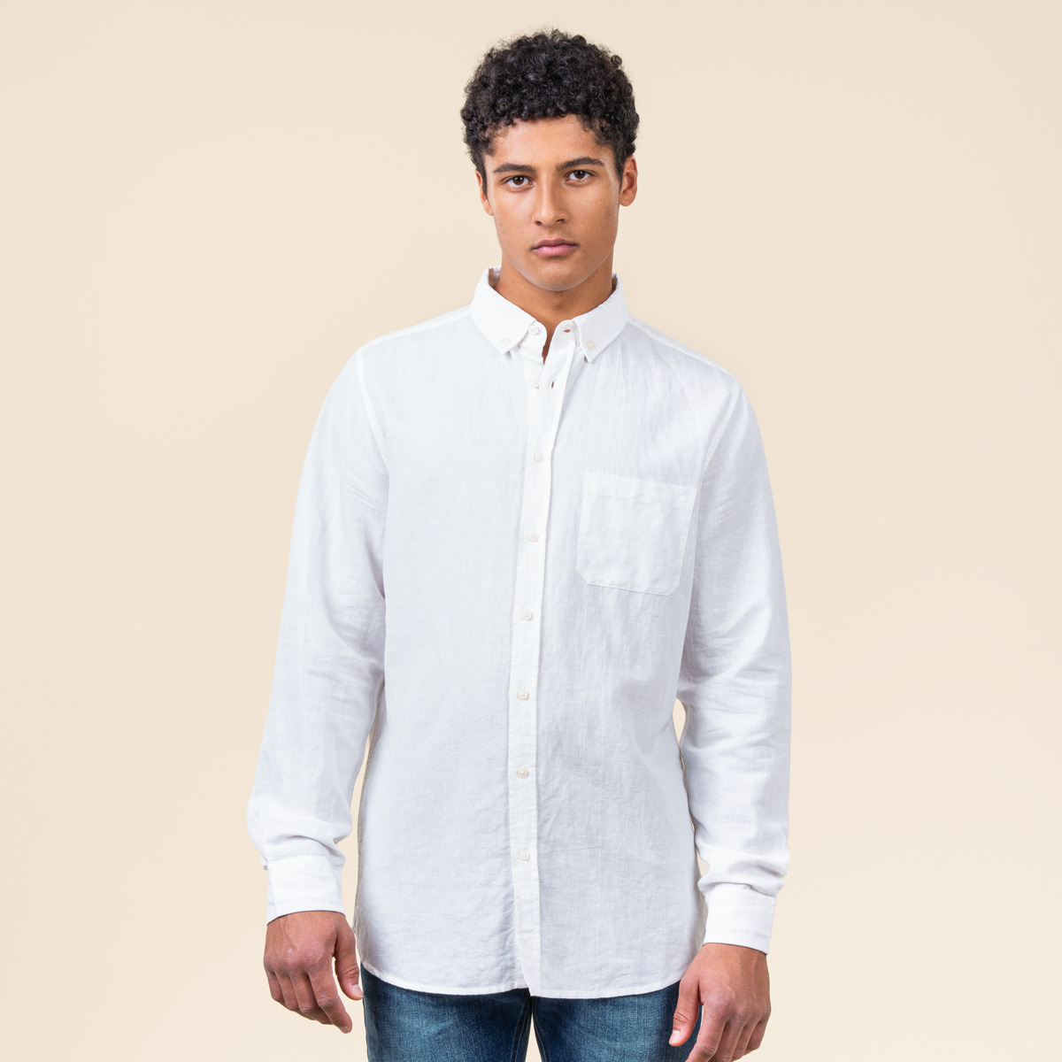 Moška srajca DR iz 55% lana in 45% eko bombaža bela 48,50,52 Moška srajca DR iz 55% lana in 45% eko bombaža bela 48,50,52