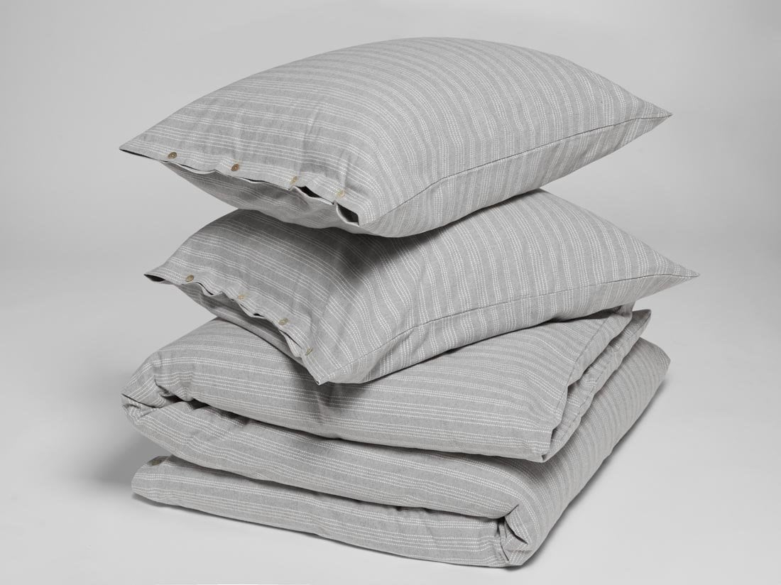 Posteljnina flanela siva črtasta, razl.dim.