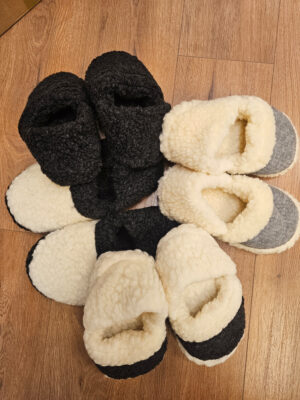 Copati iz 100% kosmatene volne, nizki, več velikosti