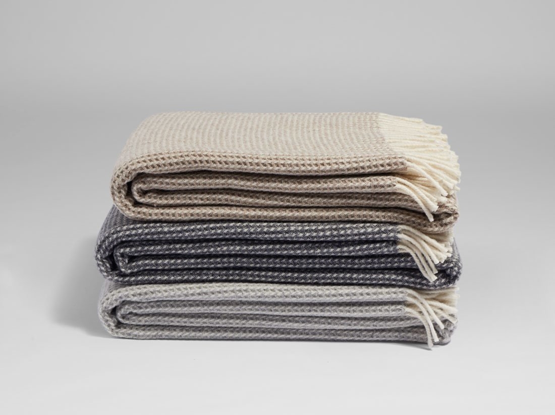 Mehka pletena deka iz 100% merino volne charc 150x210