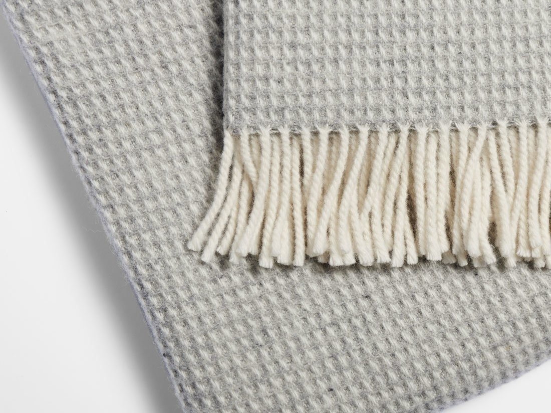 Mehka pletena deka iz 100% merino volne grey 150x210