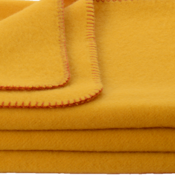 Otroška odeja 100% ovčja volna INN velur RUMENA dve dim. Otroška odeja 100% ovčja volna INN velur RUMENA dve dim.