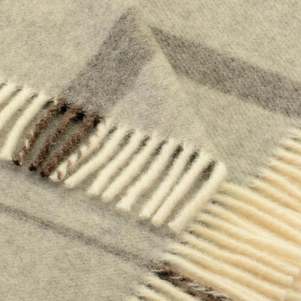 Volnena odeja ISOLA siva karo Volnena odeja ISOLA siva karo