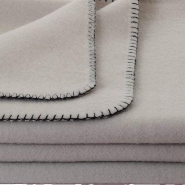 Otroška odeja 100% ovčja volna INN velur SIVA dve dim. Otroška odeja 100% ovčja volna INN velur SIVA dve dim.