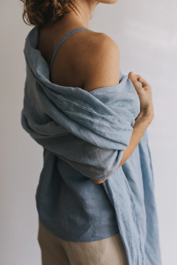 Šal iz 100% lana svetlo modra