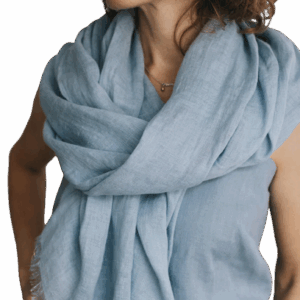 Šal iz 100% lana svetlo modra