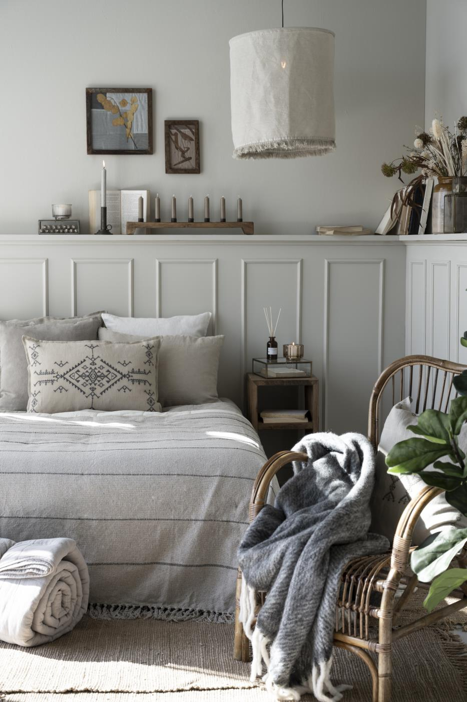 Prevleka iz 100% lanu 40x60 vezenje w/dark grey