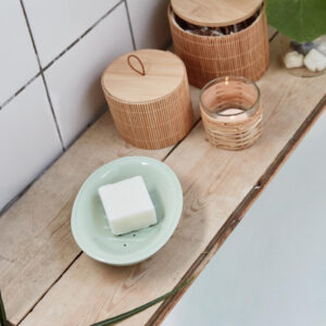 Svečnik steklo ratan