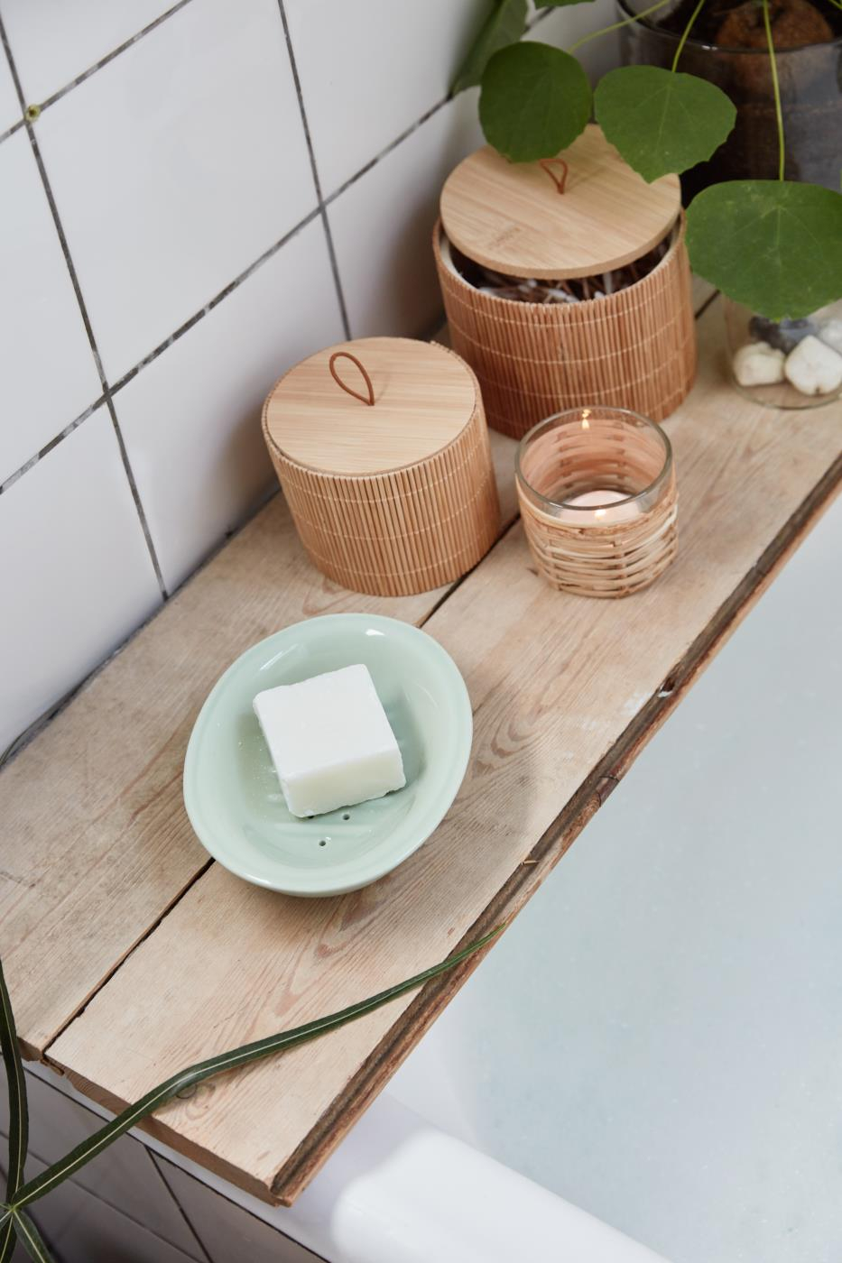 Svečnik steklo ratan