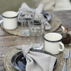 Emajlirana skodelica butter cream