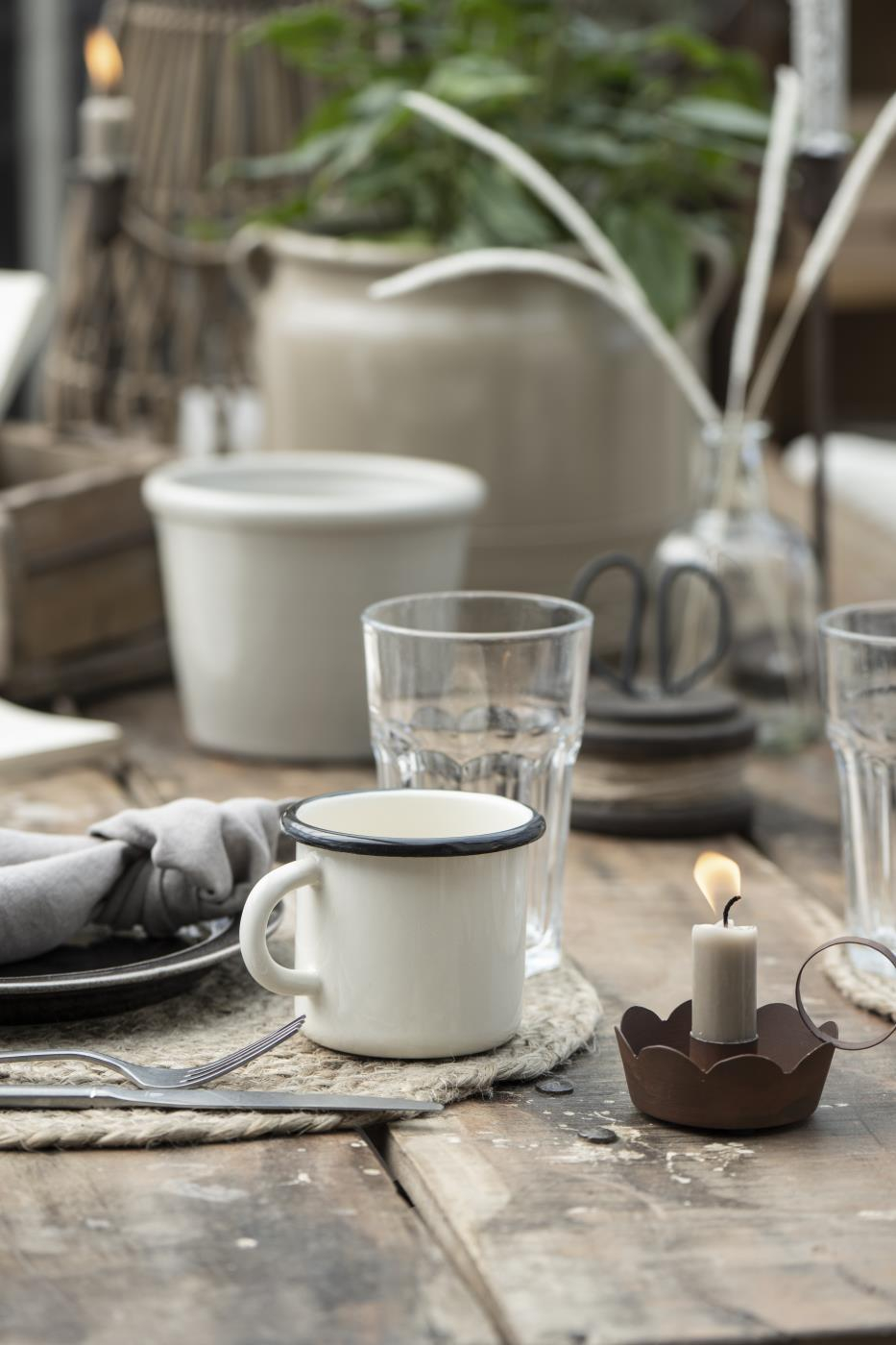 Emajlirana skodelica butter cream