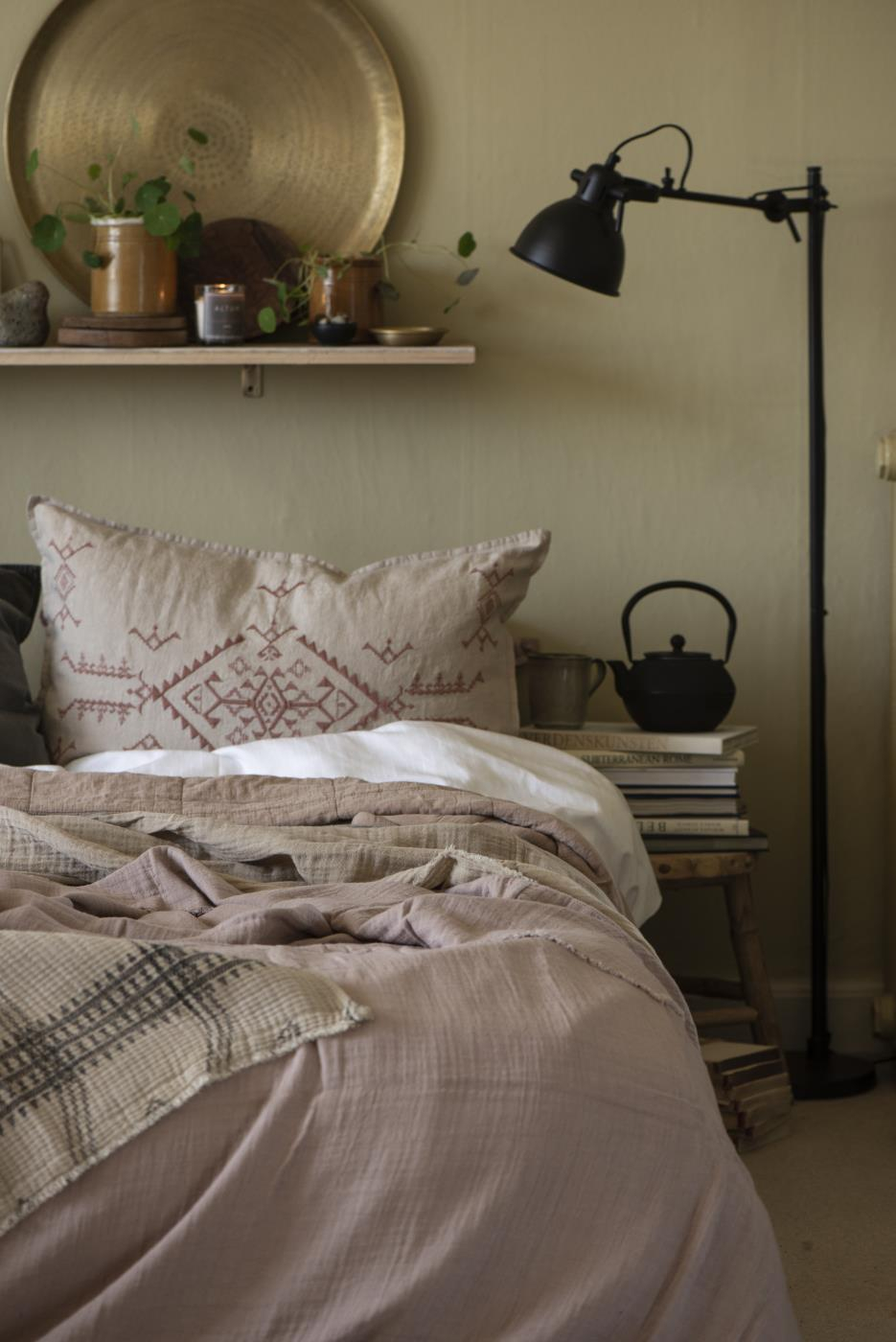 Prevleka 100% lan 50x70 vezenje w/faded rose