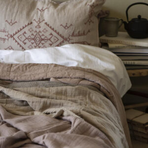 Prevleka 100% lan 50x70 vezenje w/faded rose