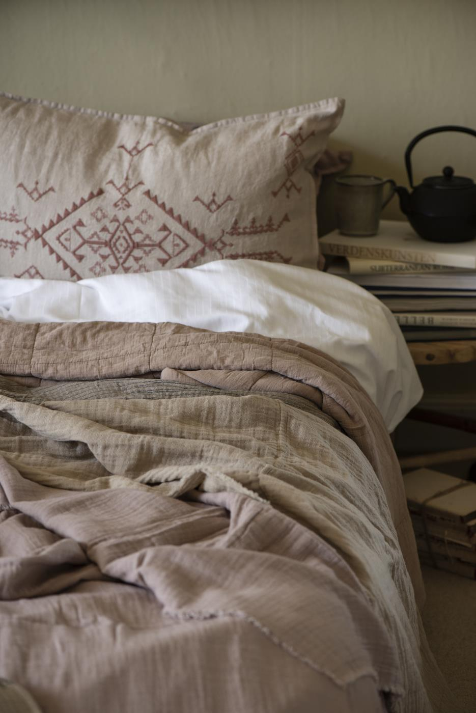 Prevleka 100% lan 50x70 vezenje w/faded rose