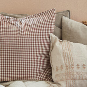 Prevleka 100% lan 40x60 vezenje w/light brown Prevleka 100% lan 40x60 vezenje w/light brown