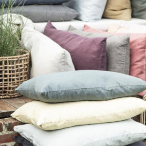 Prevleka iz 100% lanu 50x70 aubergine